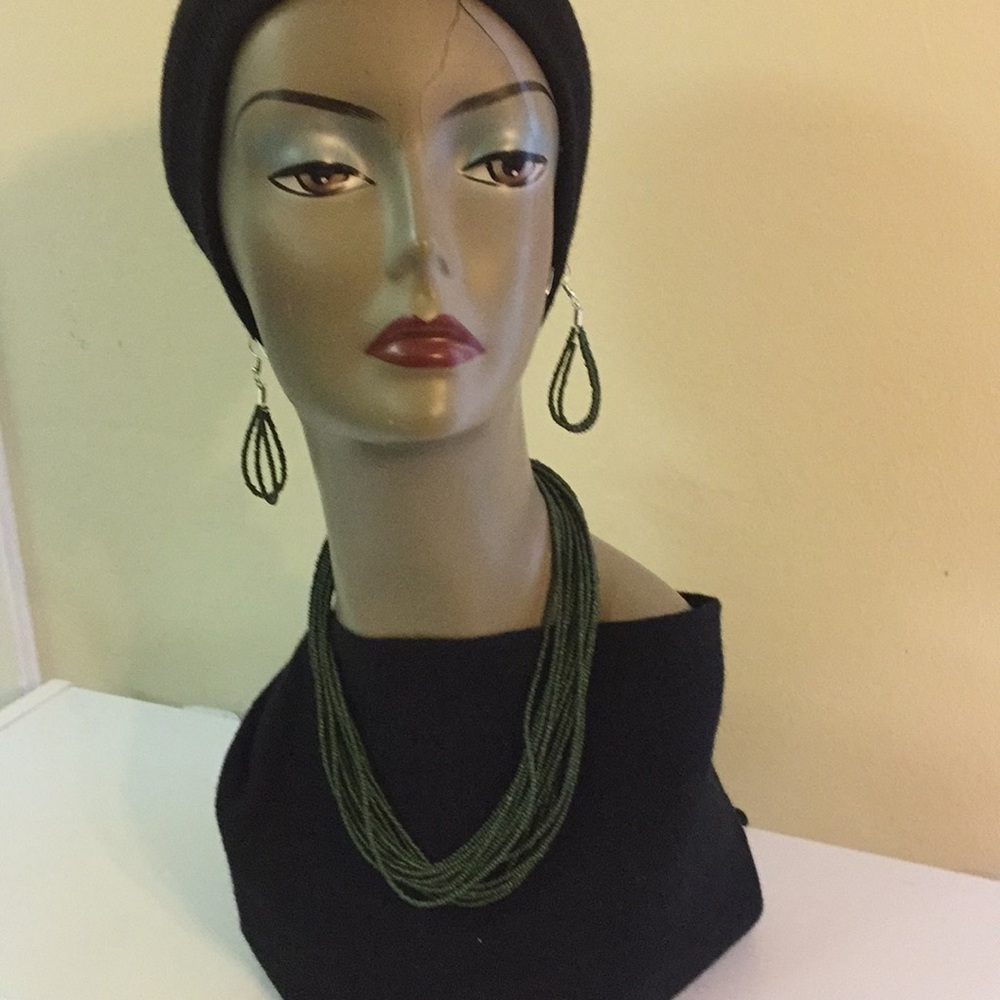 Wide Open Spaces Green Necklace